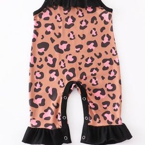 Black leopard jumper